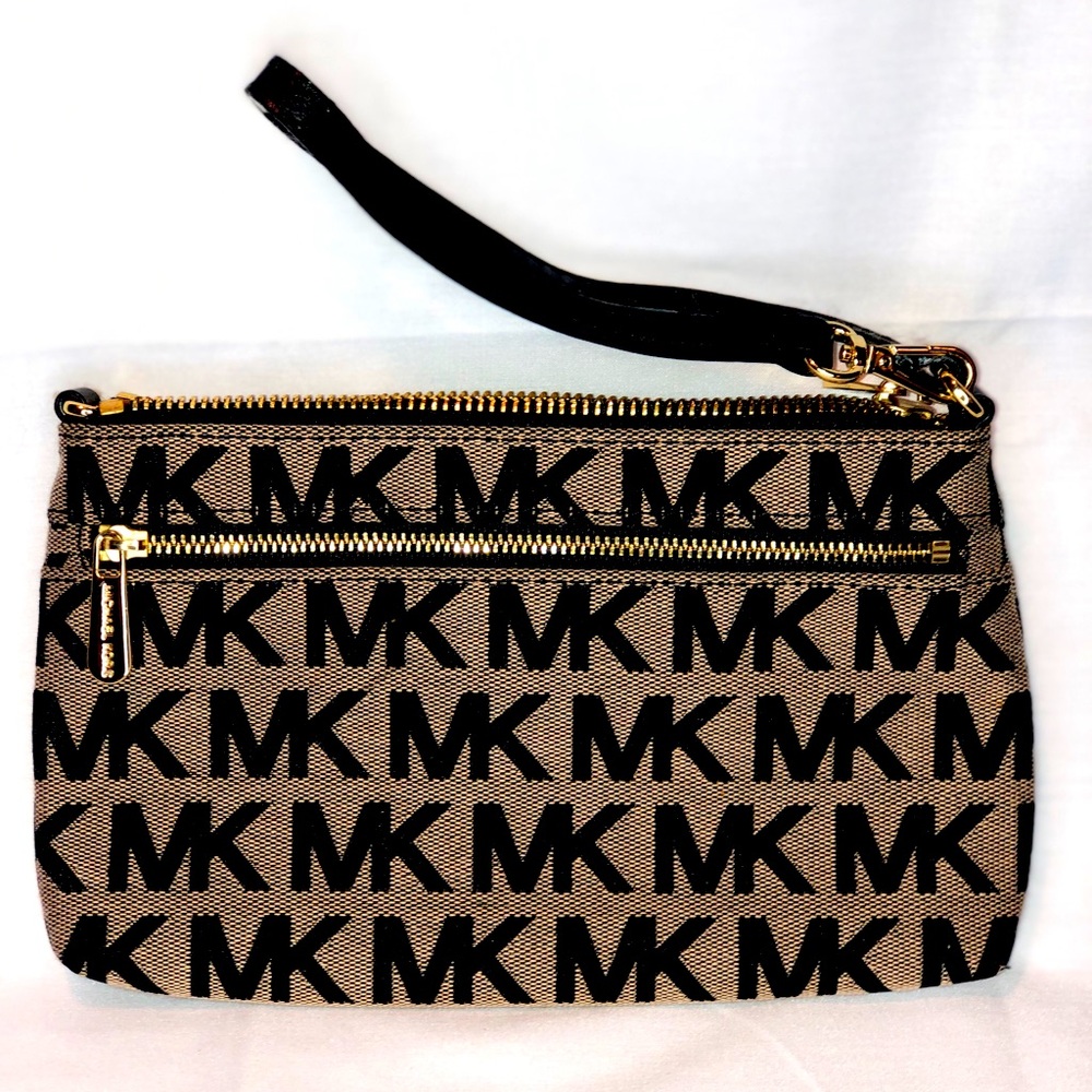 Women Micheal Kors wallet